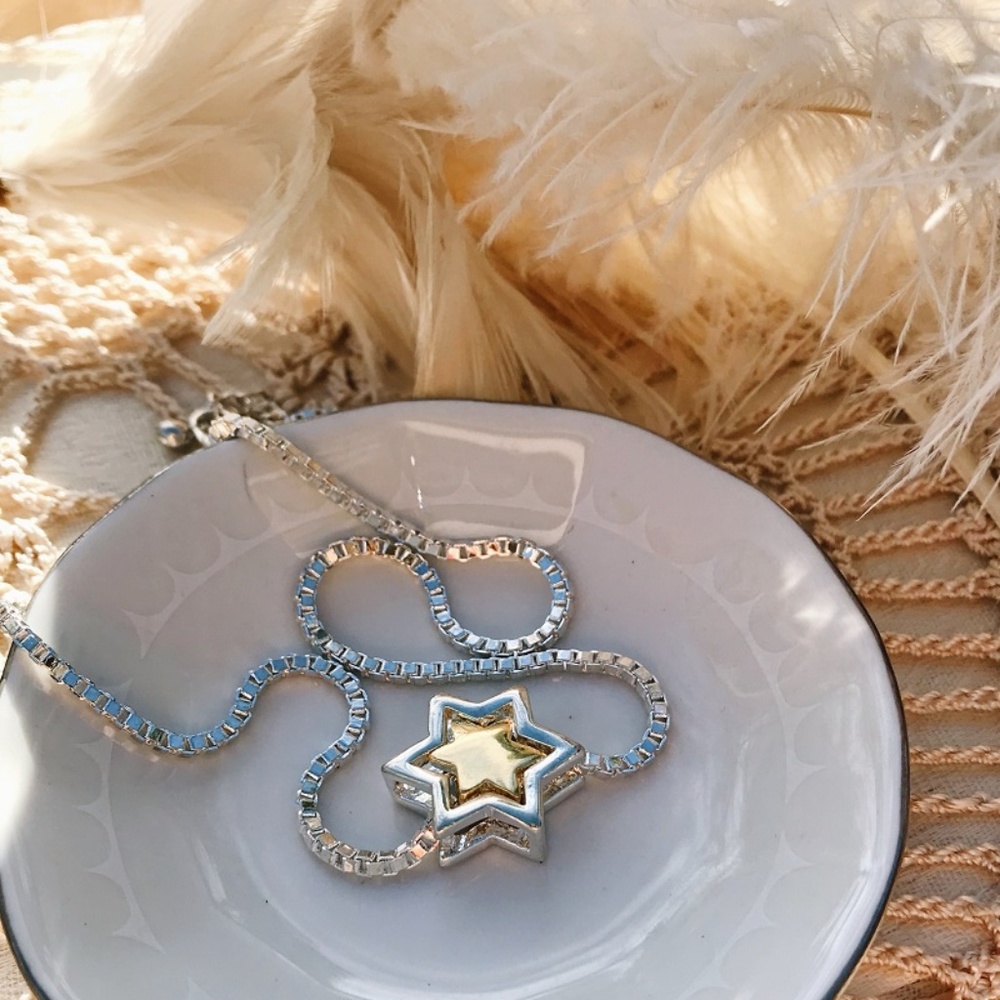 Beautiful Two Tone floating Star Pendant Necklace